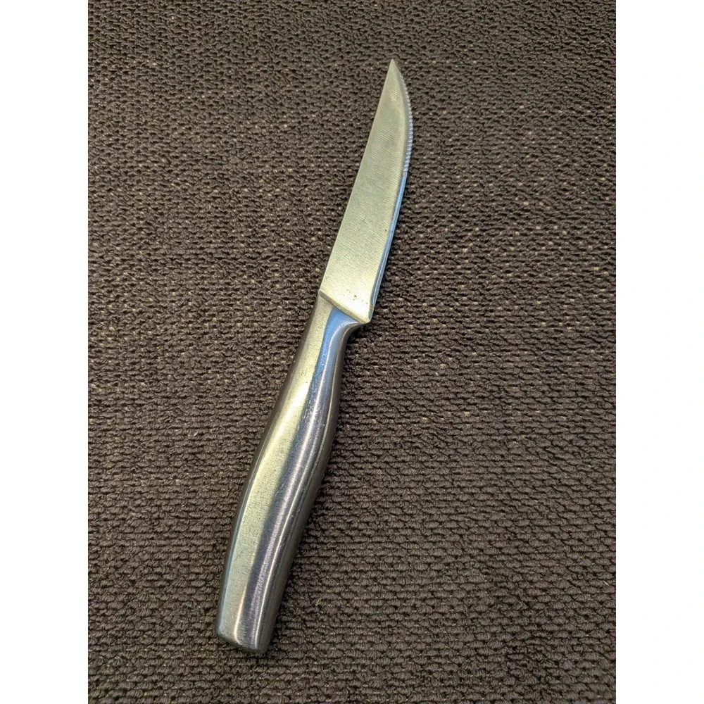Basque Gourmet Stainless Steel Steak Knife Modern Ergonomic Cutlery